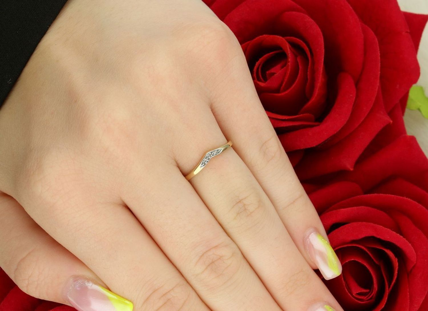 Złoty pierścionek z trzema diamentami 0,045ct • Żółte i białe złoto 585 • Rozmiar 11 • Model CH285.jpg